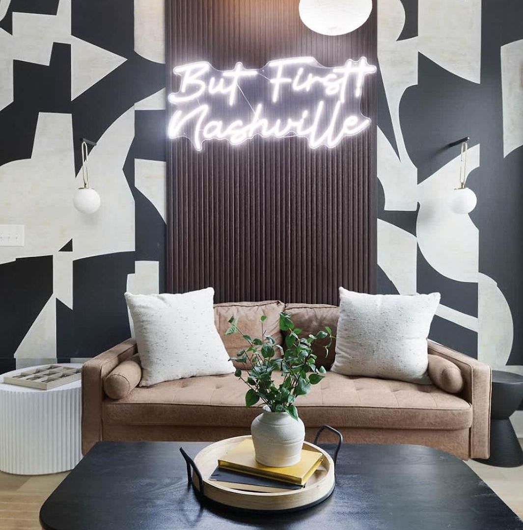 Kays Hideaway - Stylish Steps To Dining Apartment *