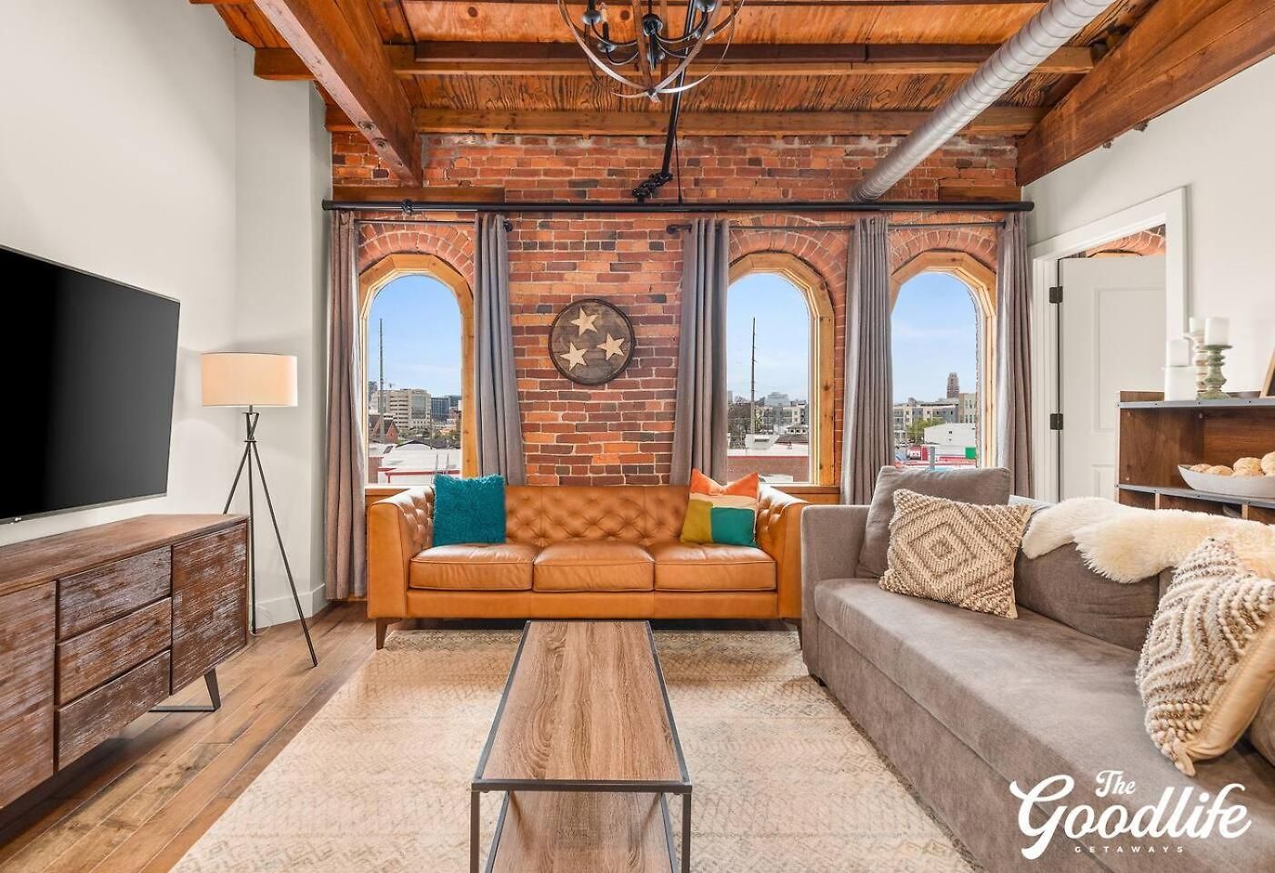 Apartment Rustic Loft W/ Speakeasy & Pool | Near Broadway *
