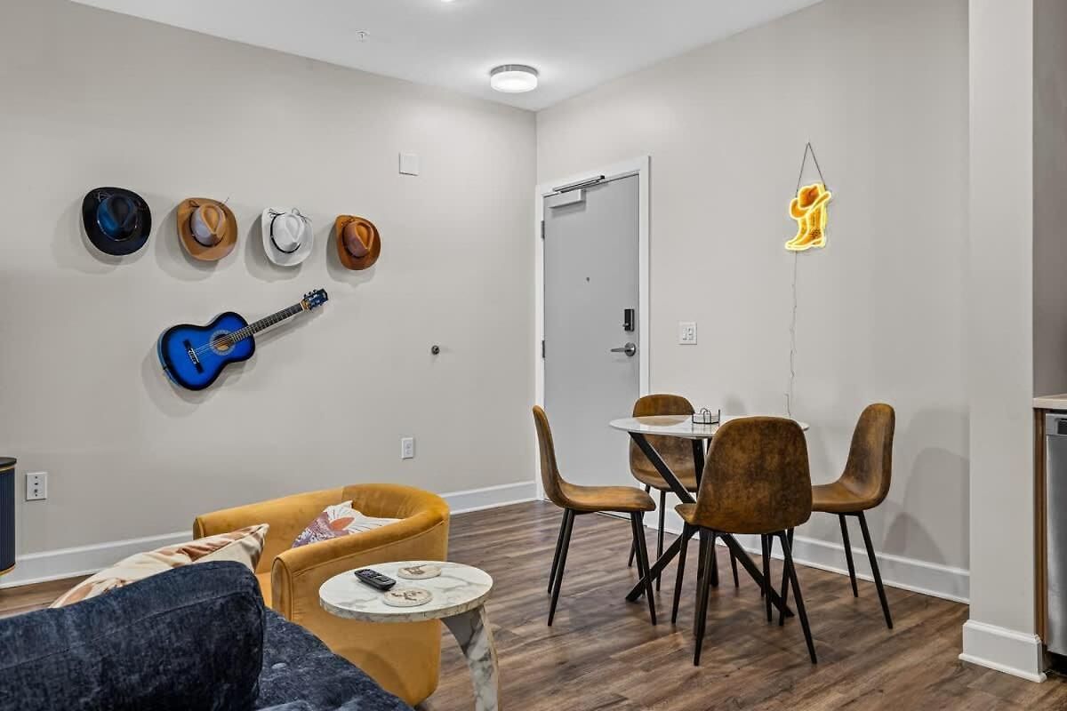1br Retreat Near Ryman With Gym Access Apartment *