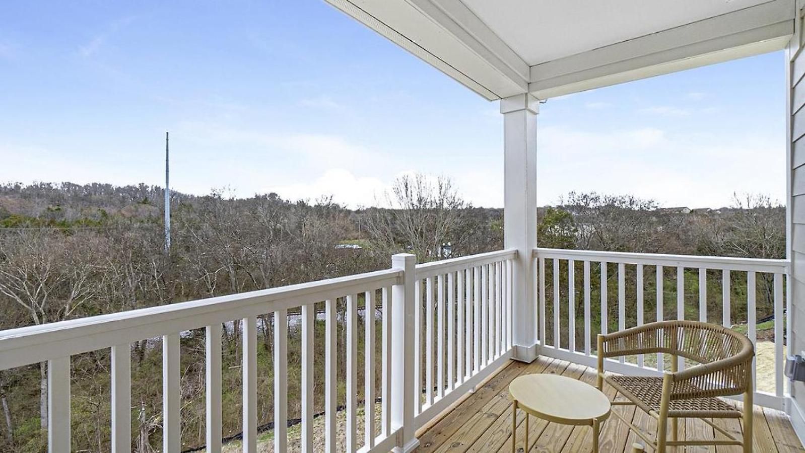 Apartment Landing Modern With Amazing Amenities Nashville