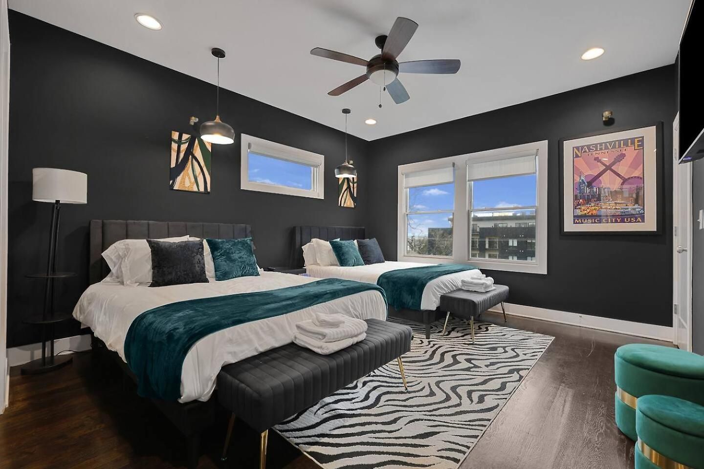 Apartment Modern Luxe Townhome With Rooftop Cinema *