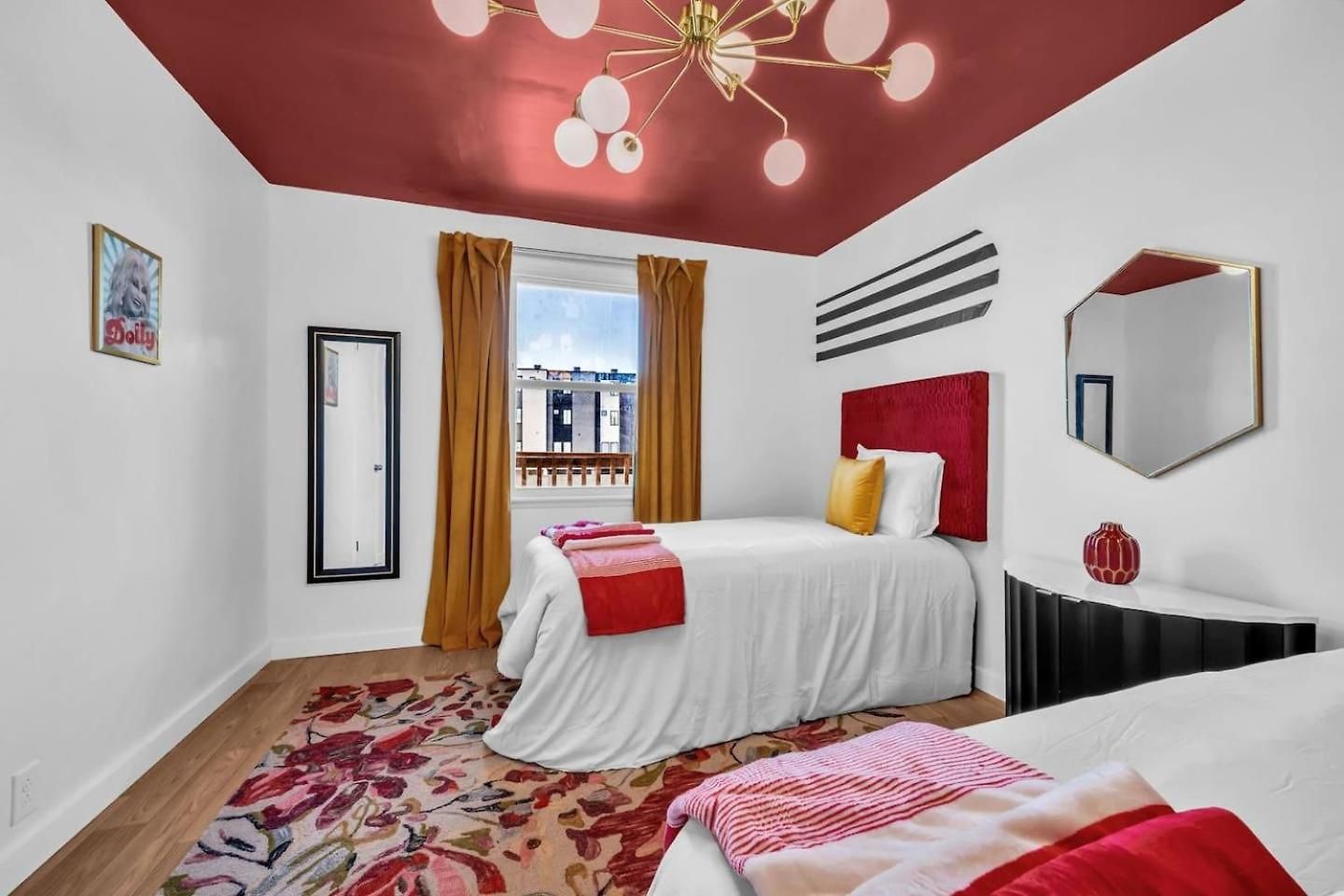 Spacious 2br Downtown | Free Parking * Nashville