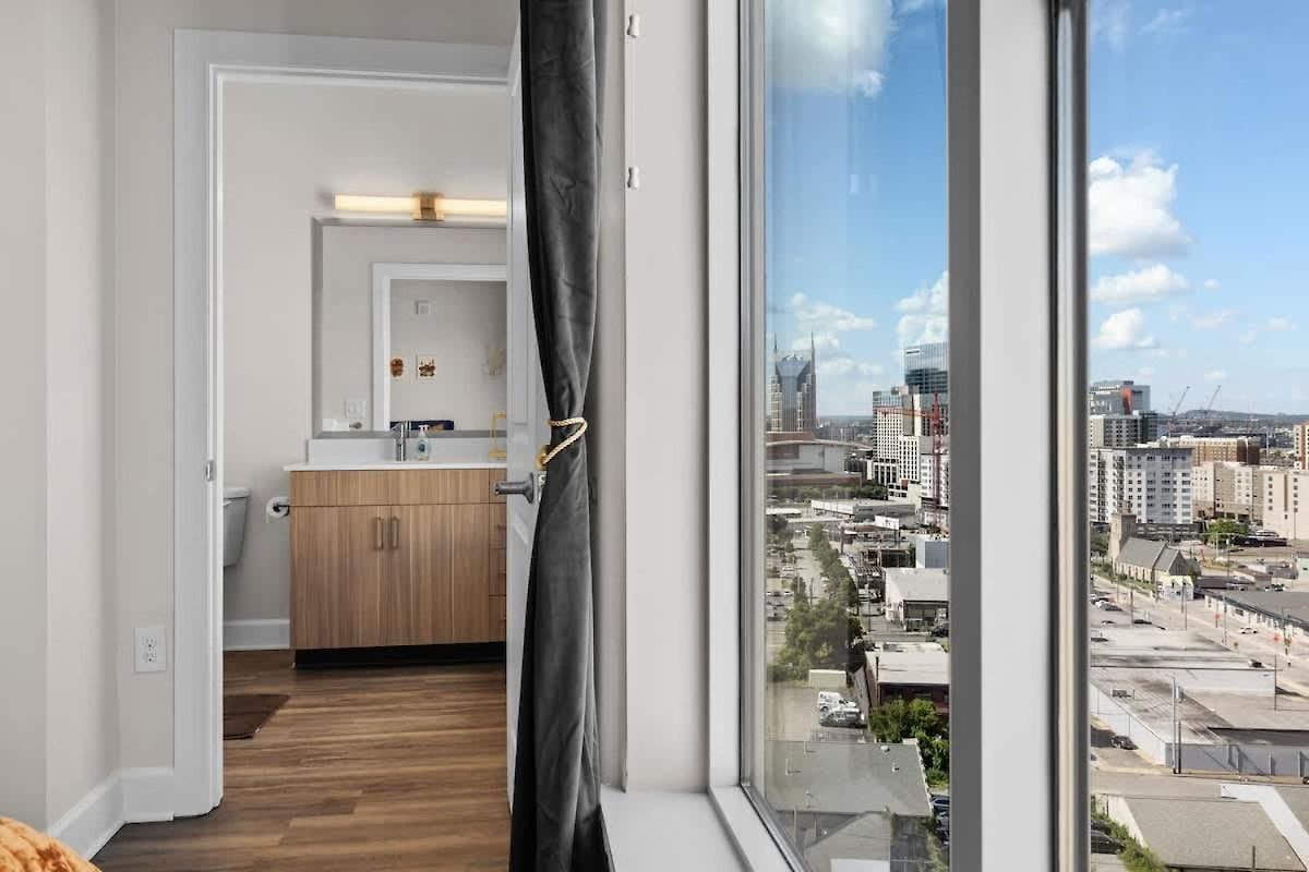 1br Retreat Near Ryman With Gym Access