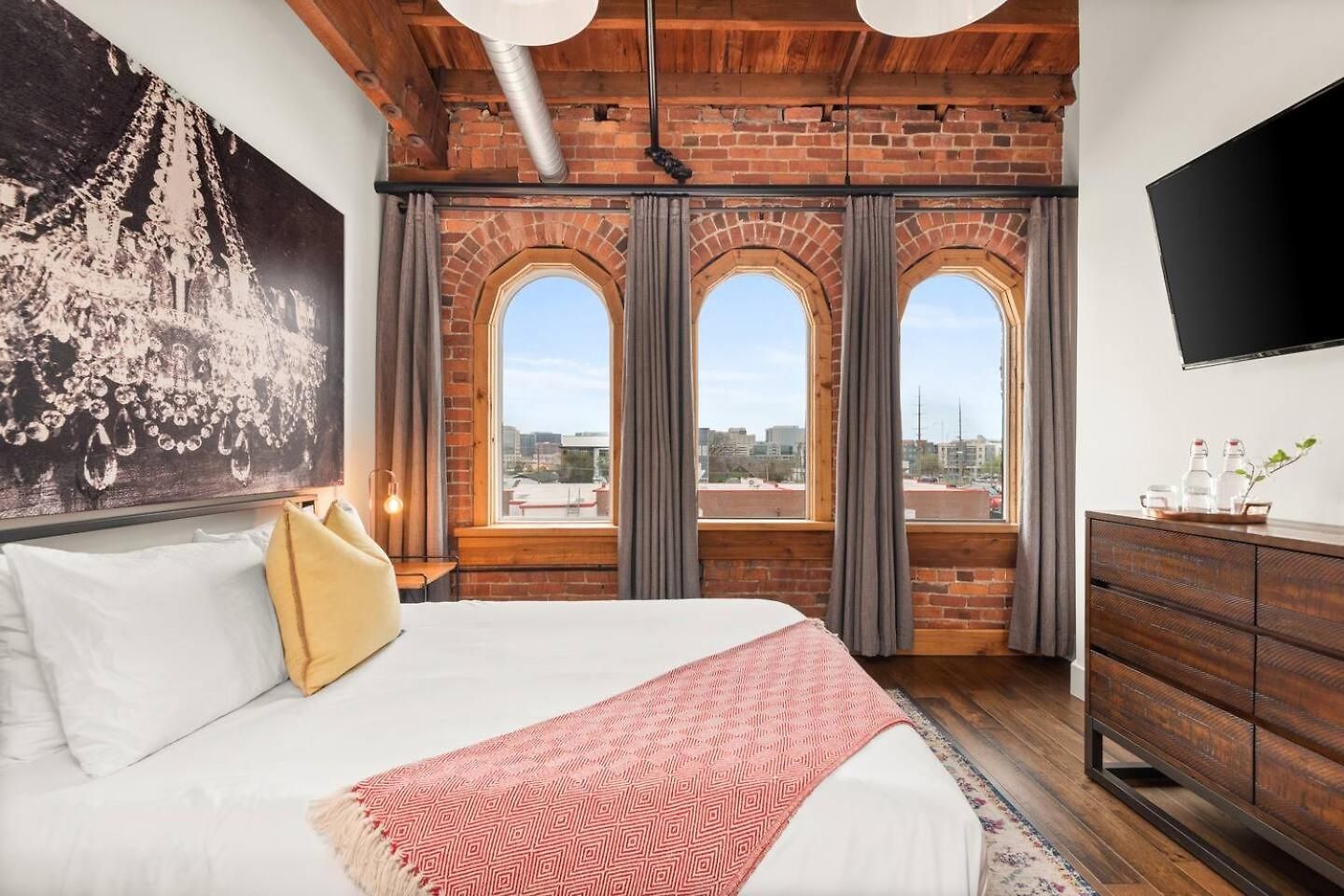 Apartment Rustic Loft W/ Speakeasy & Pool | Near Broadway Nashville