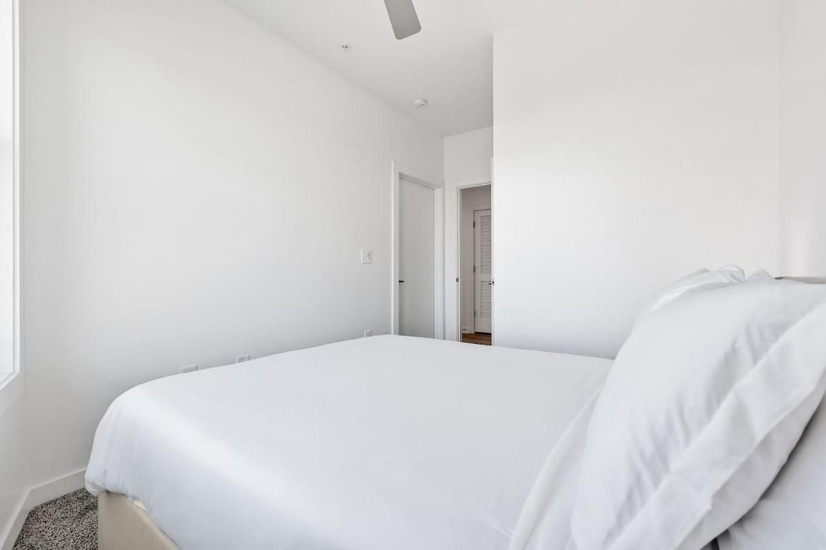Peaceful Retreat - Views, Close To Broadway Apartment