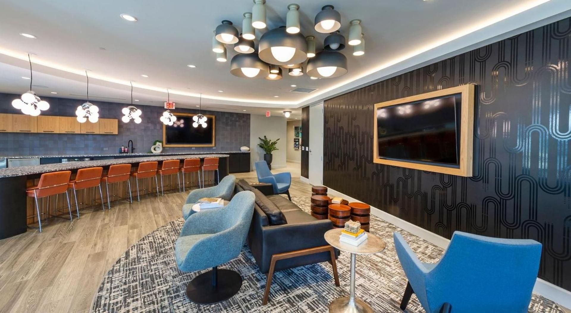 Landing Stunning 2bd Gym Pool Apartment *