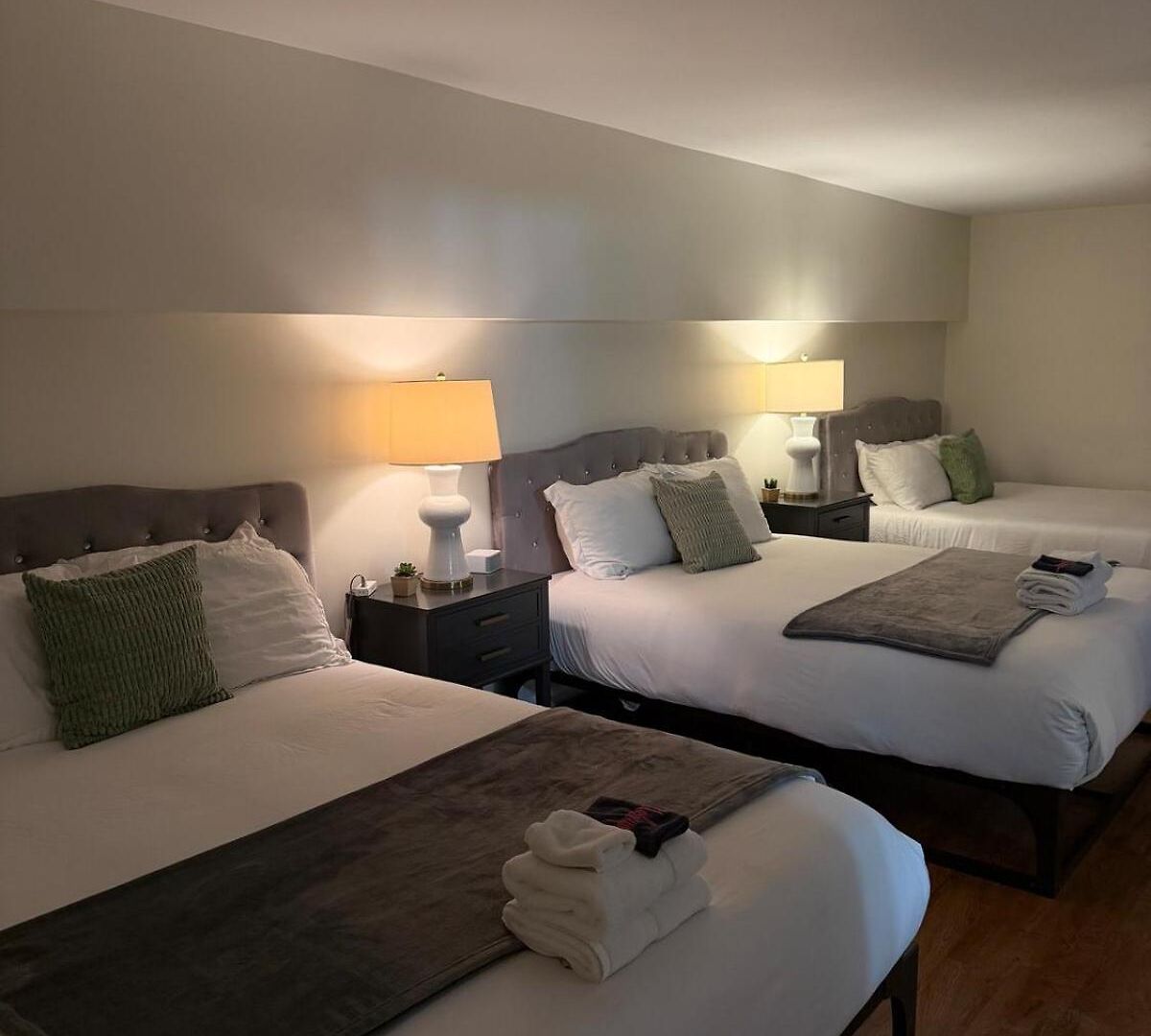 The Lofts At 107 3*