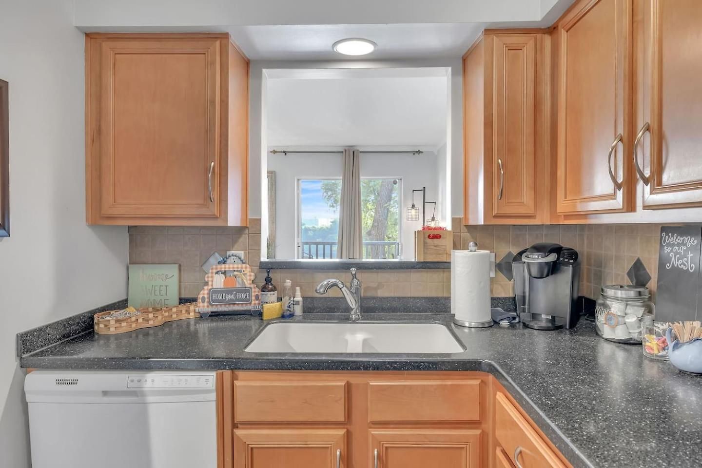 Apartment Nash Riverfront Condo, Sleeps 6, Walk To Broadway Nashville