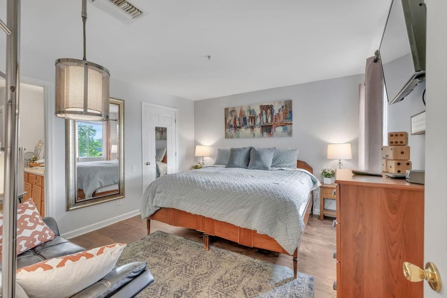Nash Riverfront Condo, Sleeps 6, Walk To Broadway * Nashville