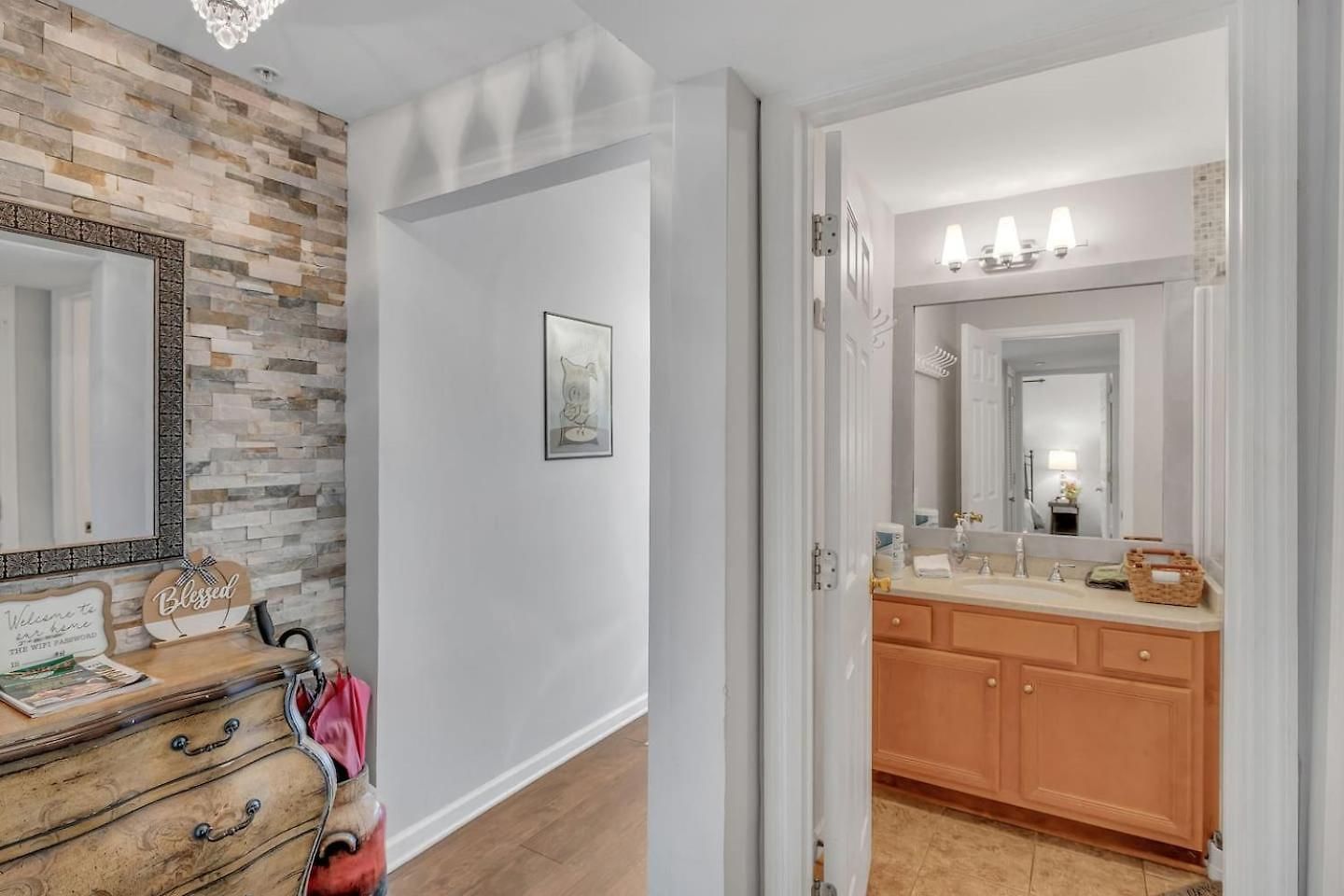 Apartment Nash Riverfront Condo, Sleeps 6, Walk To Broadway