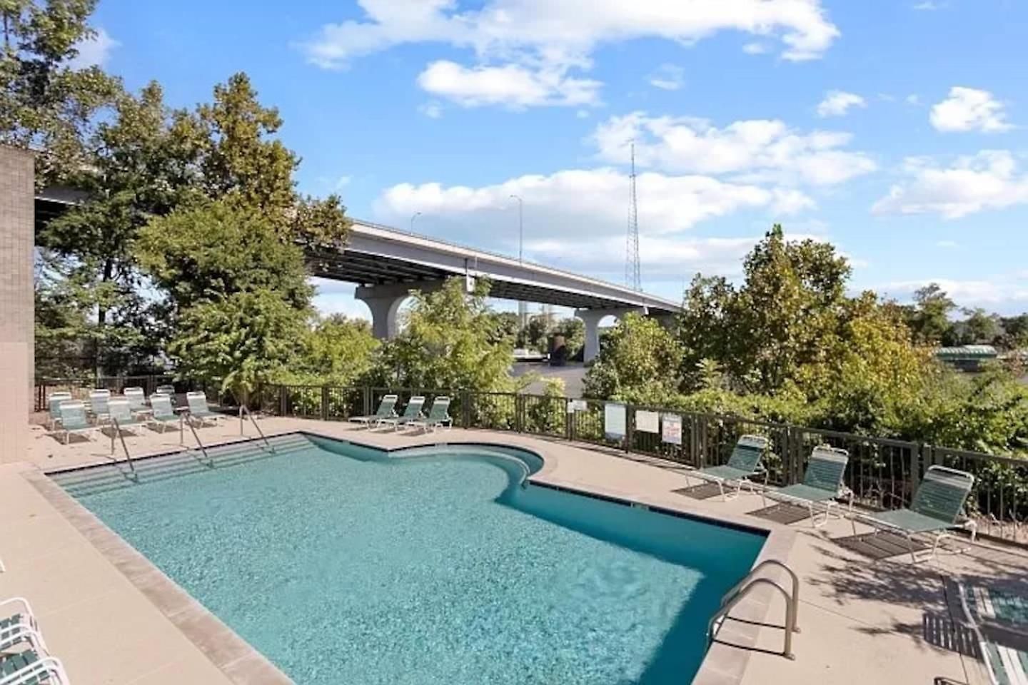 Nash Riverfront Condo, Sleeps 6, Walk To Broadway Apartment Nashville