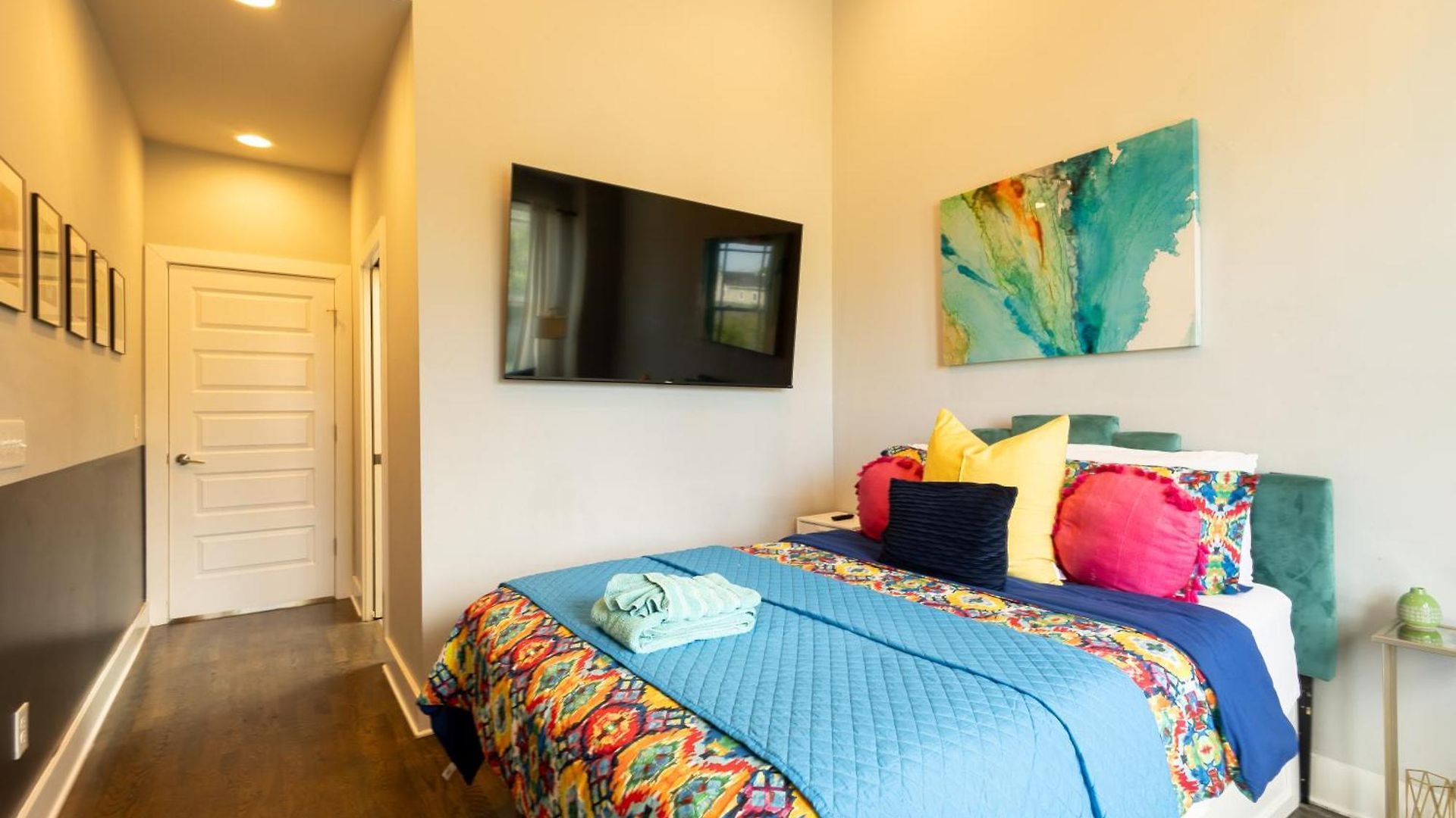 Apartment Heights Townhome With Free Parking & 3 Baths Nashville