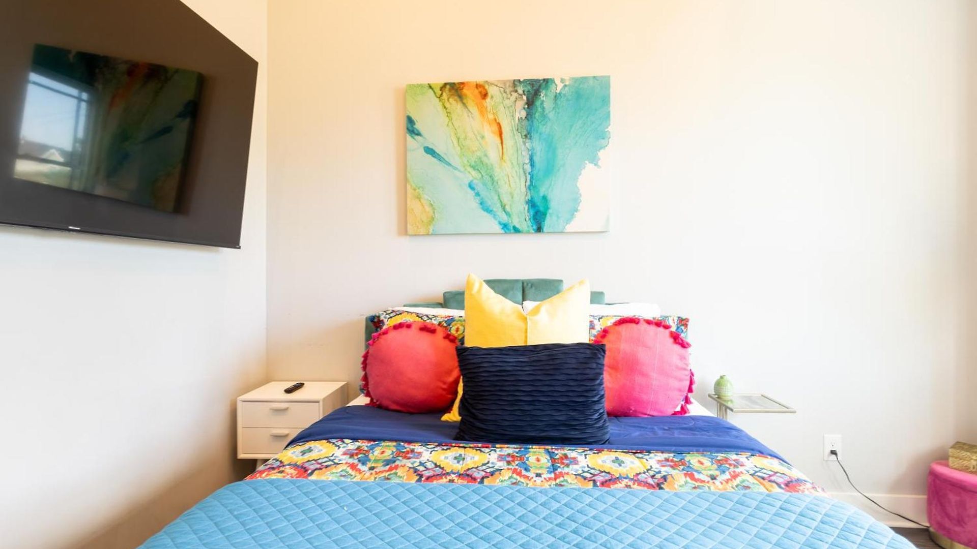 Heights Townhome With Free Parking & 3 Baths Apartment
