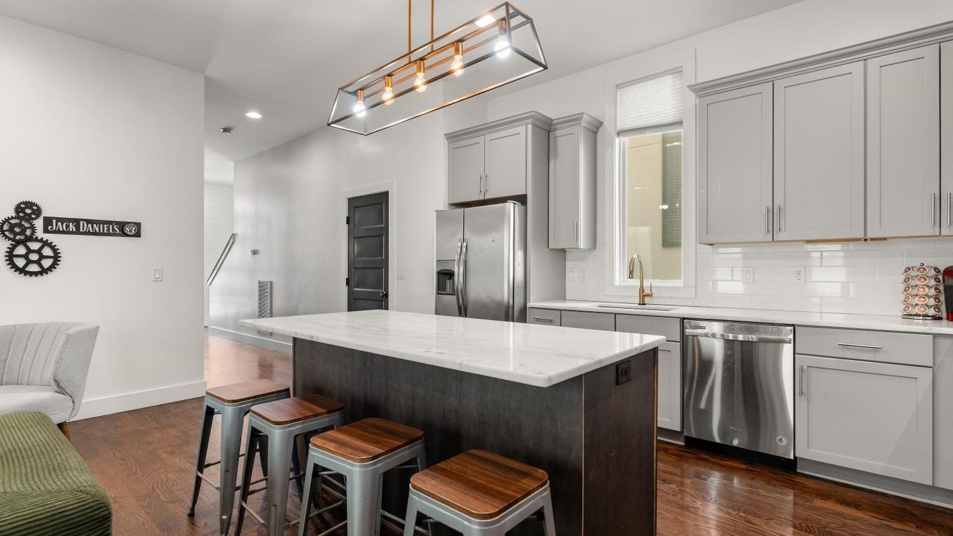 Downtown Views With Rooftop Golf Grill And Firepit Only 8min To Broadway * Nashville