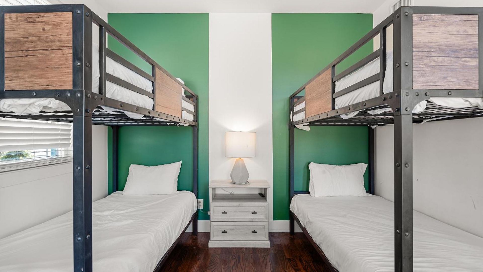 Holiday home Rooftop Golf Grill And Firepit With Downtown Views Only 8min To Broadway Nashville