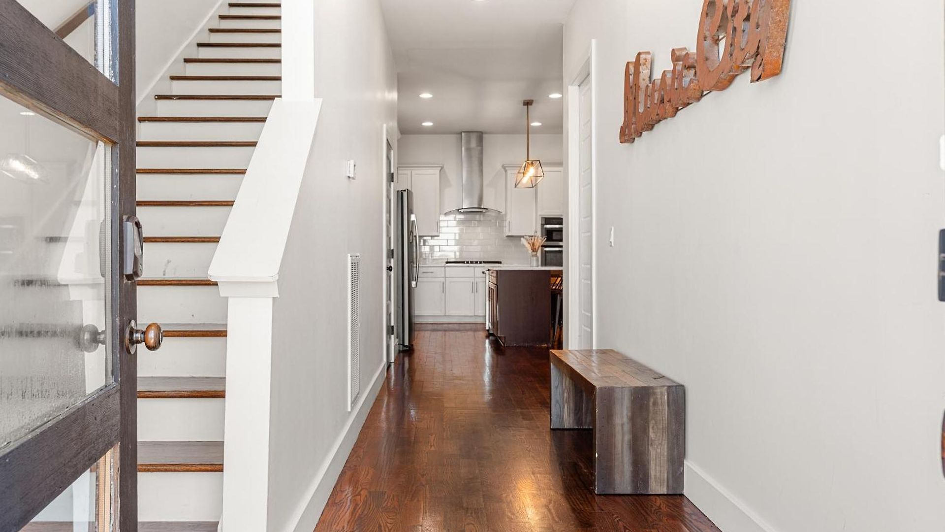Rooftop Golf Grill And Firepit With Downtown Views Only 8min To Broadway Holiday home Nashville