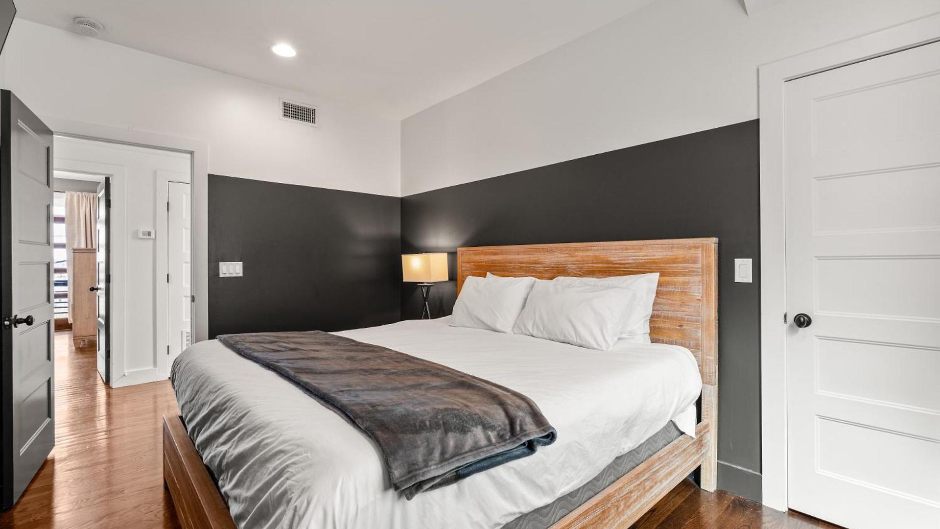 Holiday home Downtown Views With Rooftop Golf Grill And Firepit Only 8min To Broadway Nashville