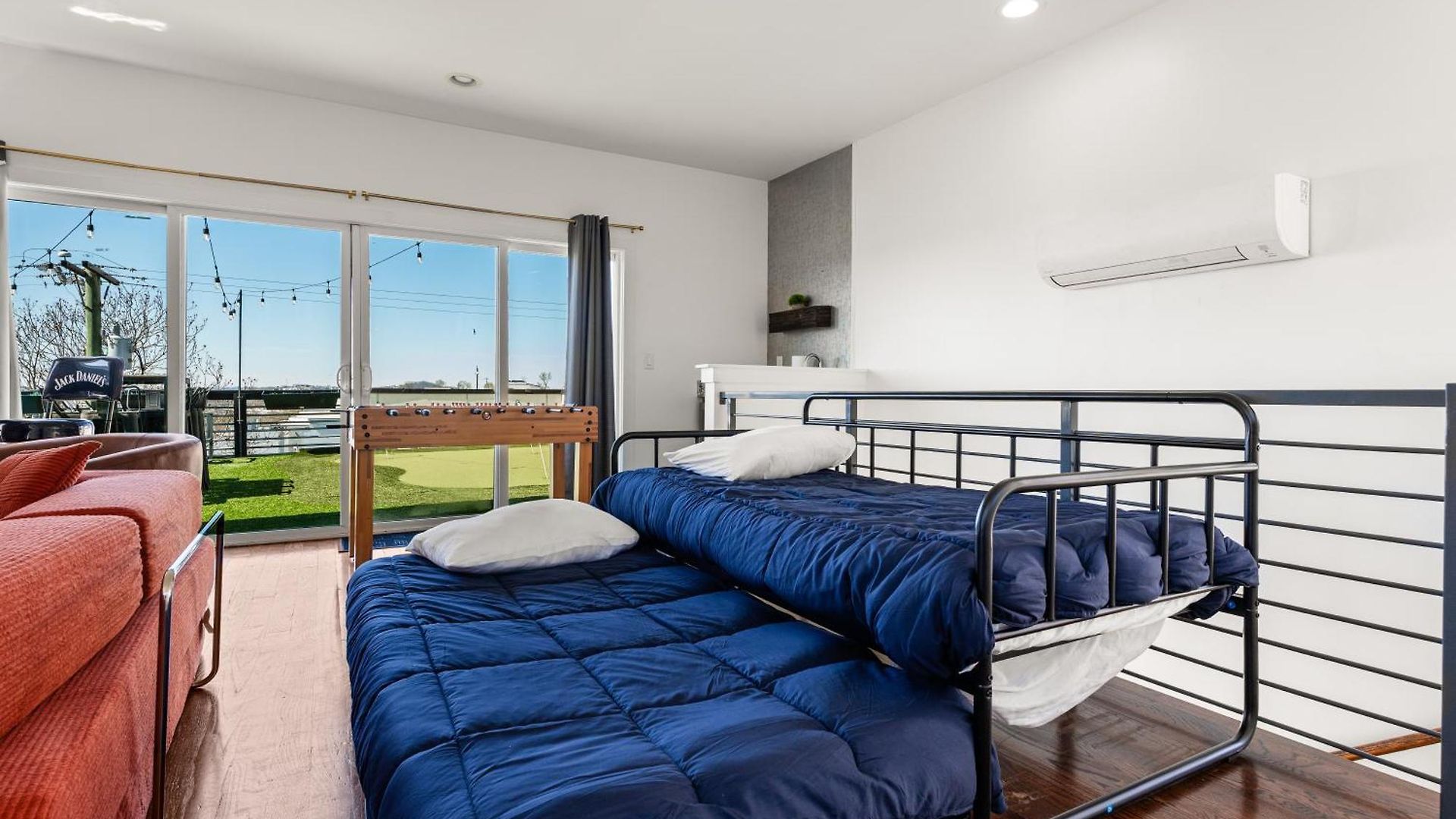 Downtown Views With Rooftop Golf Grill And Firepit Only 8min To Broadway Holiday home *