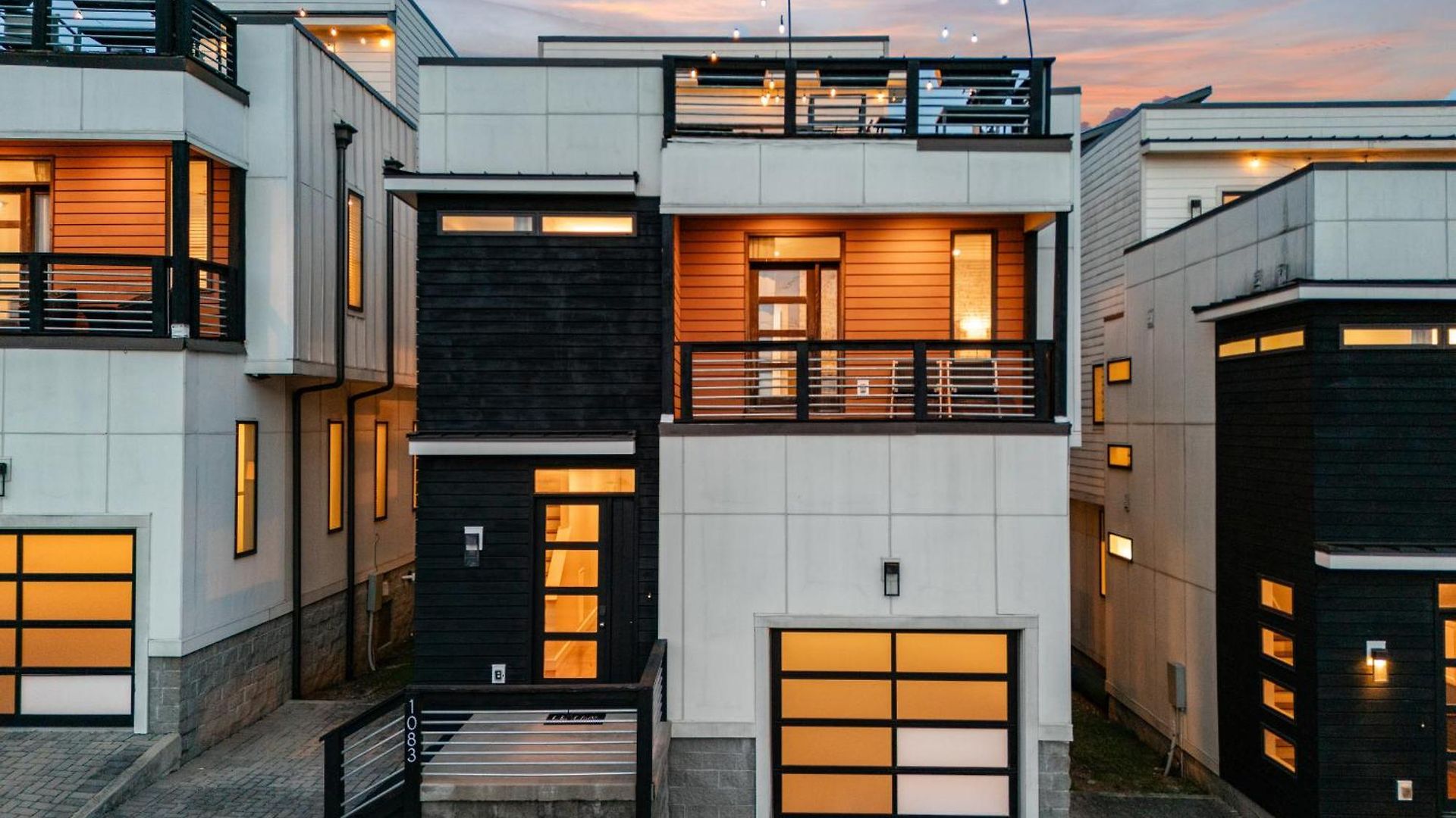 Downtown Views With Rooftop Golf Grill And Firepit Only 8min To Broadway Holiday home *