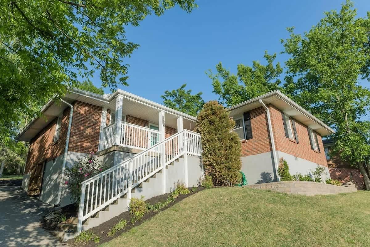 Cozy Retreat 10 Min To Broadway Holiday home
