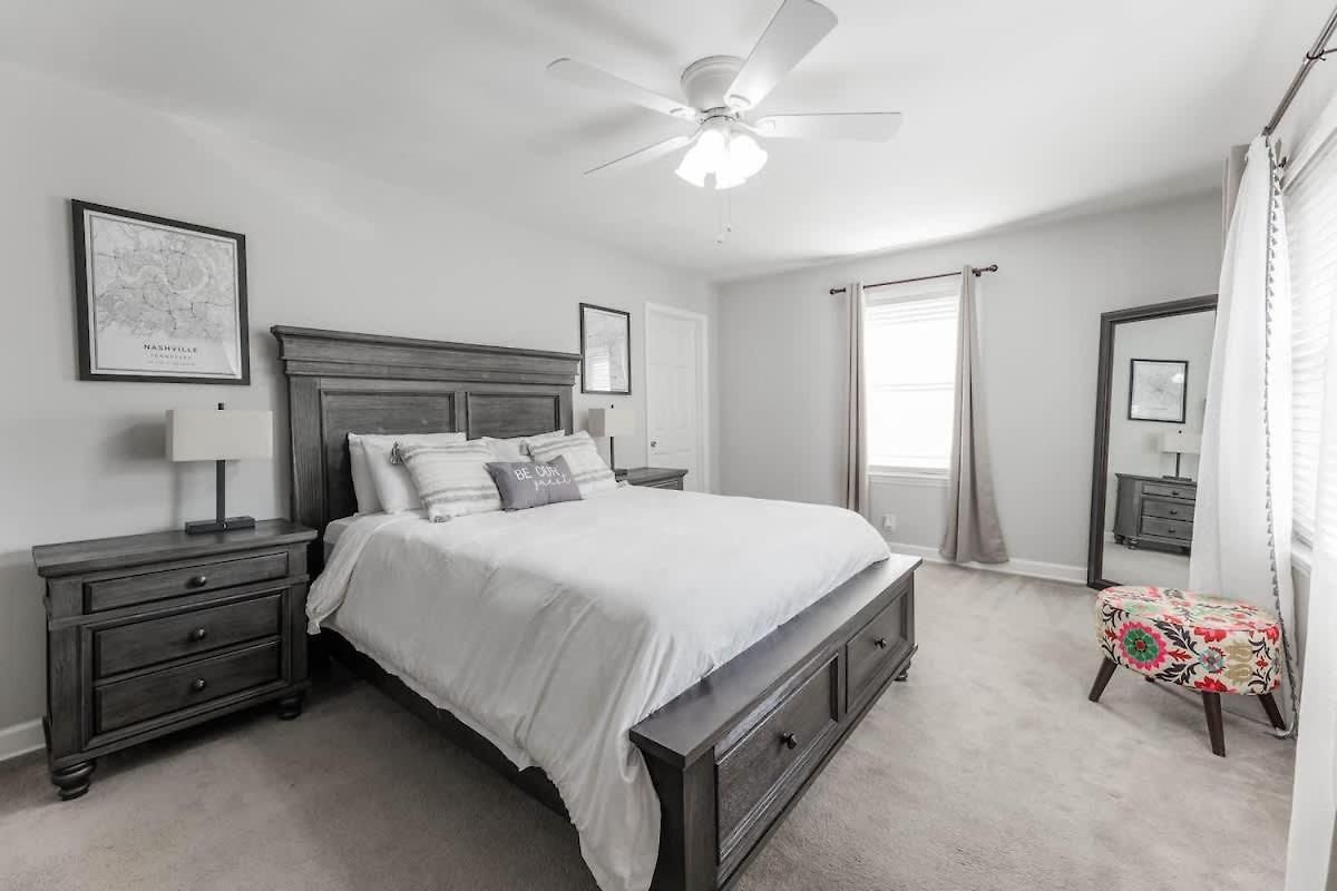 Holiday home Cozy Retreat 10 Min To Broadway *