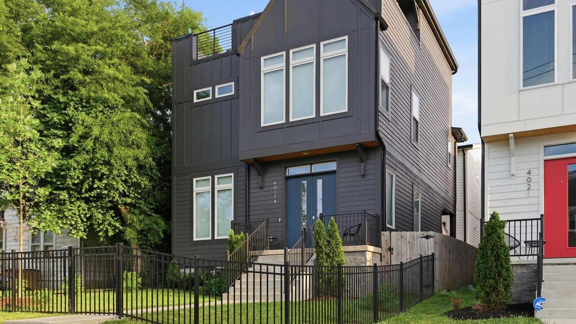 Designer Single Family House-rooftop- Hot Tub *
