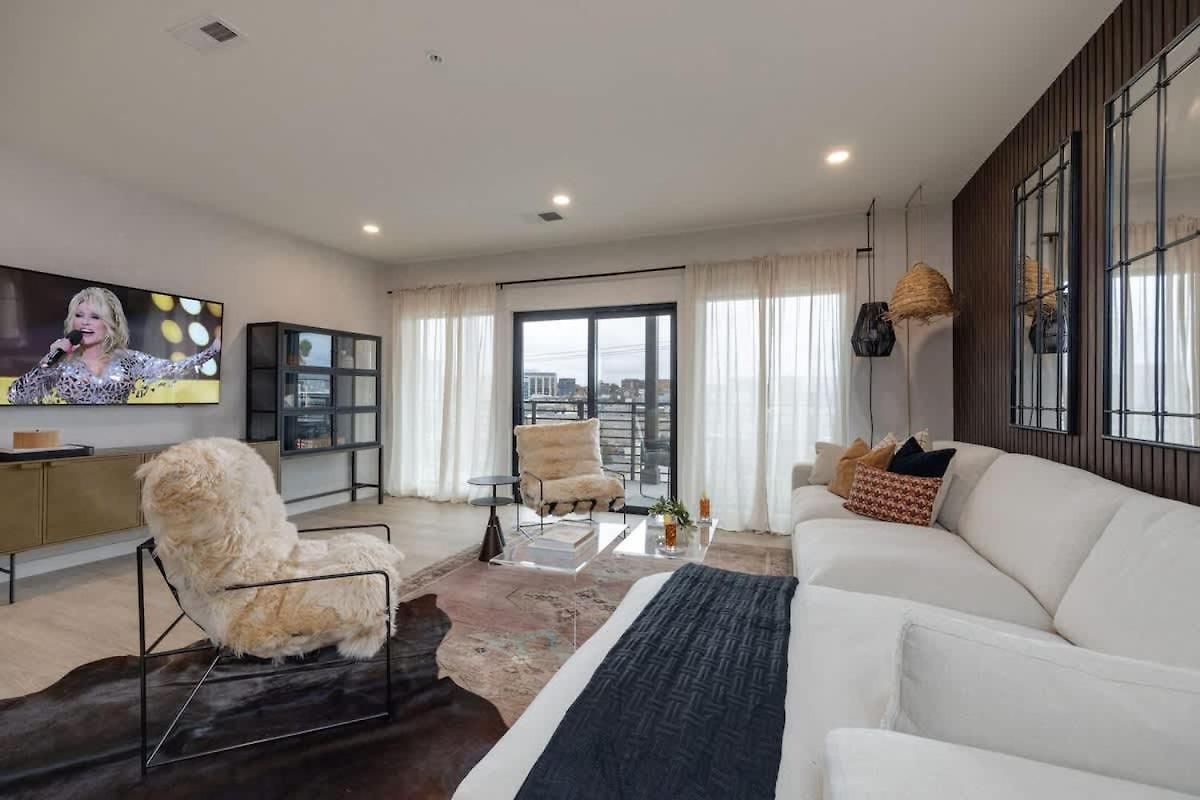 Hyve - Mahogany - Walk To Broadway Holiday home *