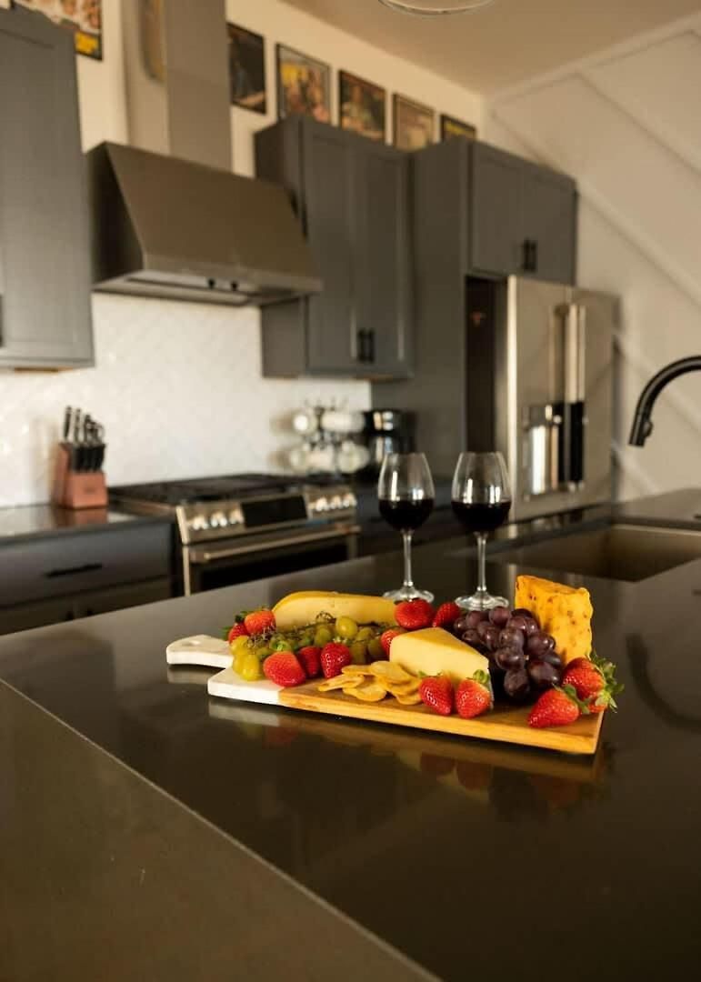 Luxe-broadway Getaway-heart Of Gulch-mins To Broadway Holiday home