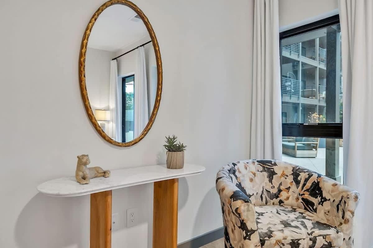 Hyve - Southern Comfort - Walk To Broadway Holiday home *