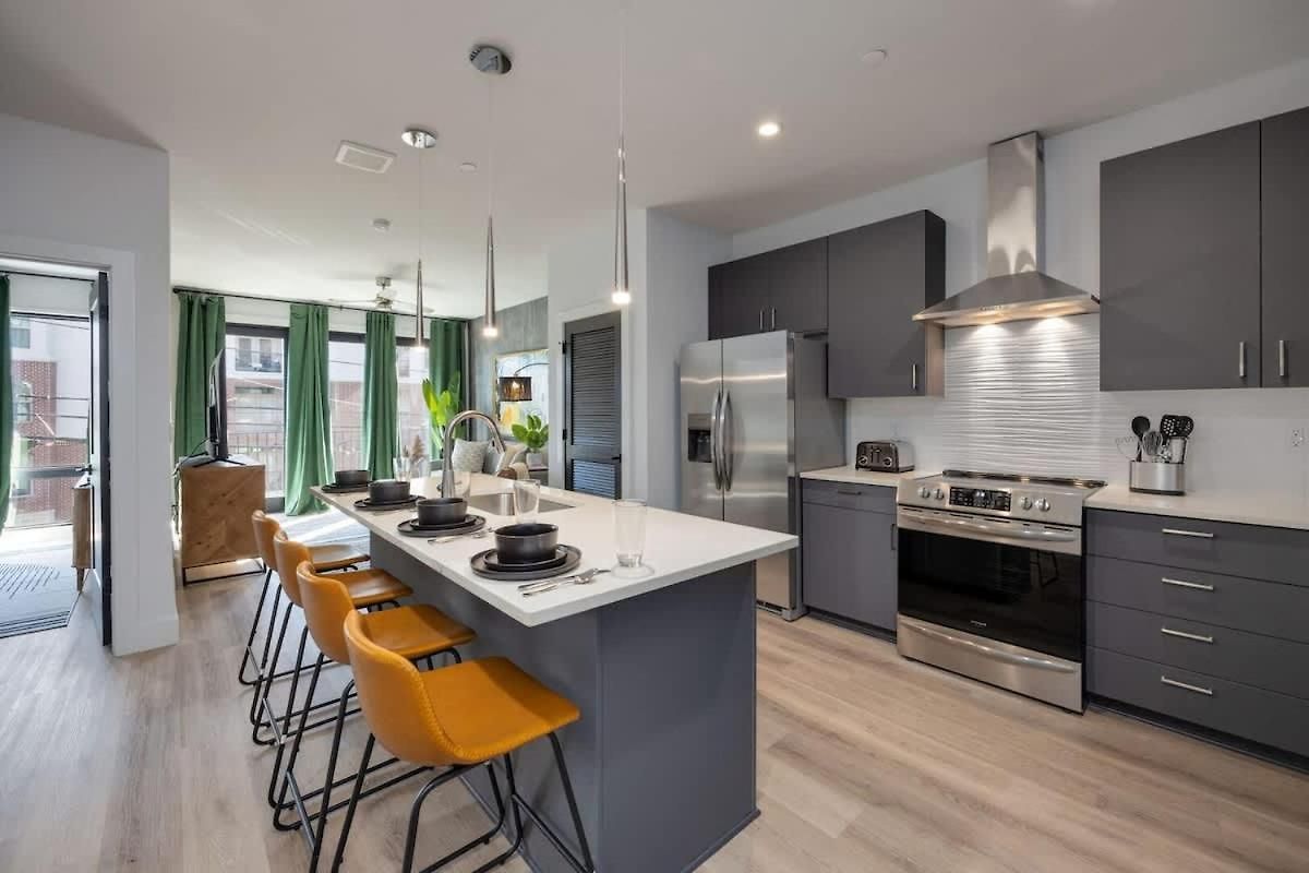 The Second Fiddle-odyssey-mins To Broadway Holiday home *