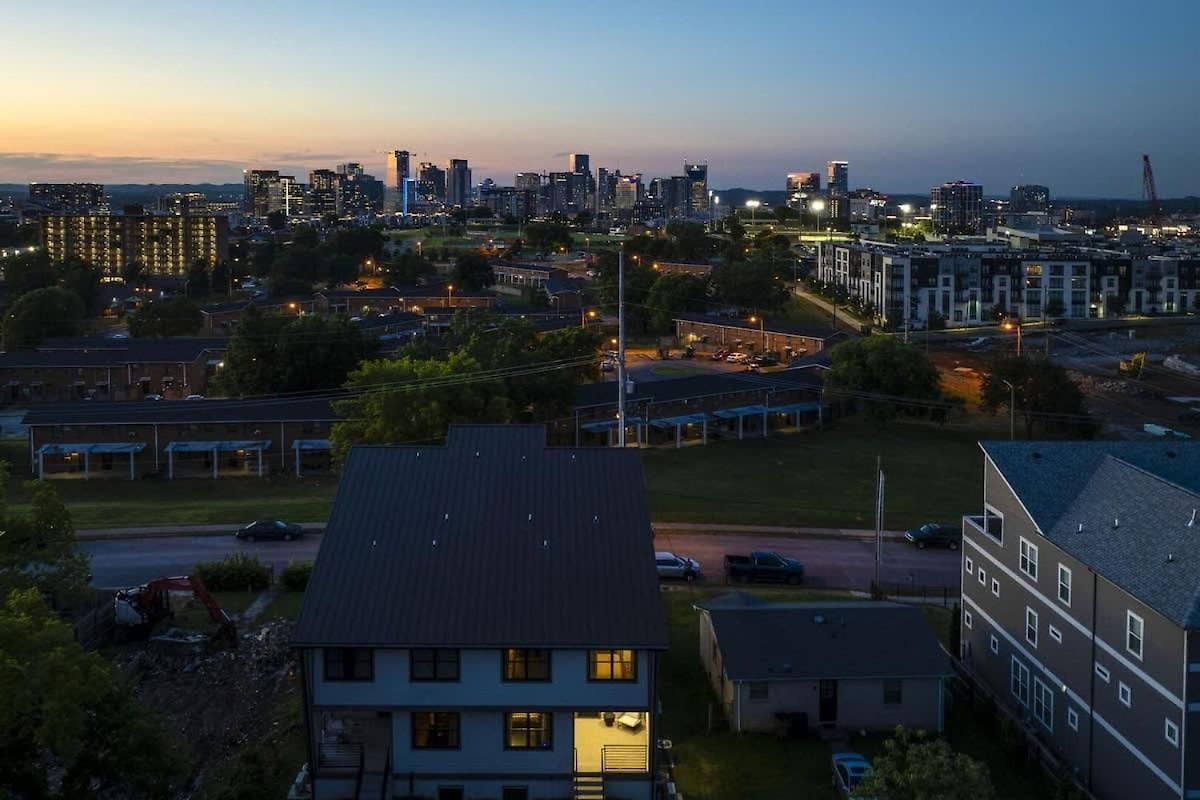 Luxe-elevate-modern Luxury-stunning Views *