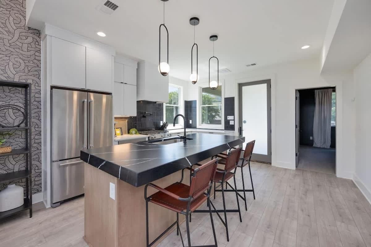 Luxe-elevate-modern Luxury-stunning Views *