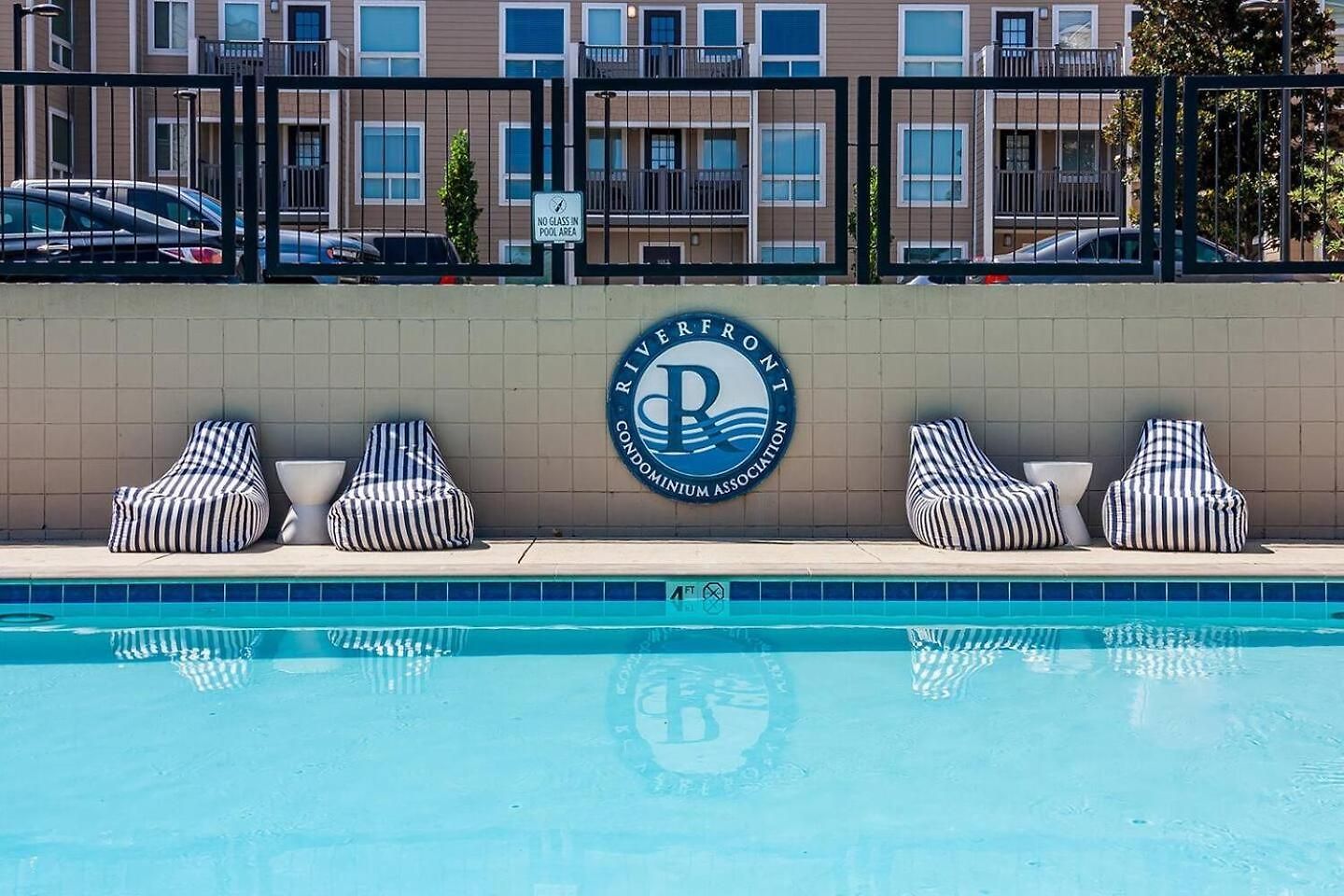Apartment Riverfront Near Downtown
