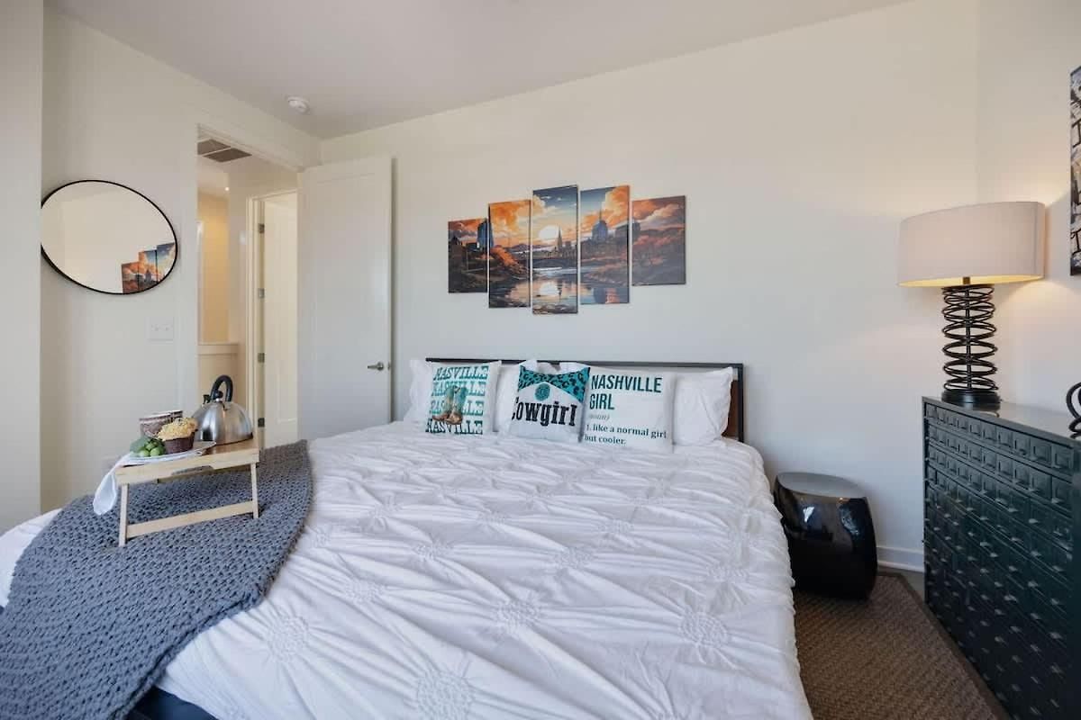 Holiday home Notes - Sleeps 8 - Mins To Broadway!