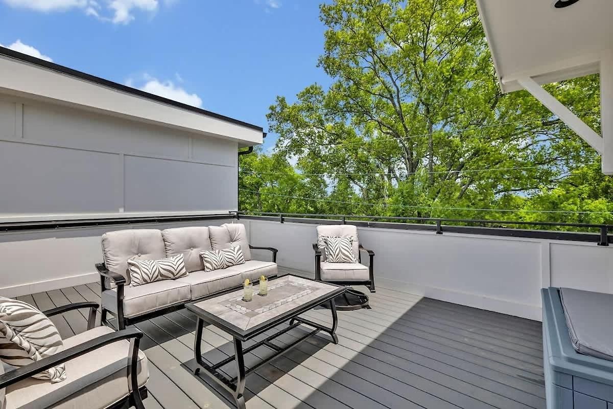 Resonant - 2 Townhomes - 2 Private Rooftop Decks