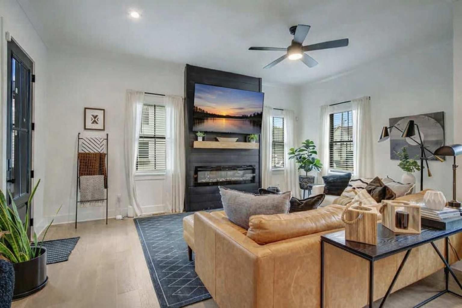Sprawling Estate - Sleeps 16 *