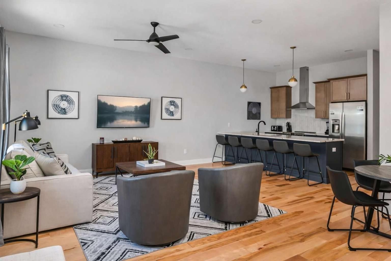 Side-by-side Homes With Hot Tubs - Sleeps Over 20 Guests *