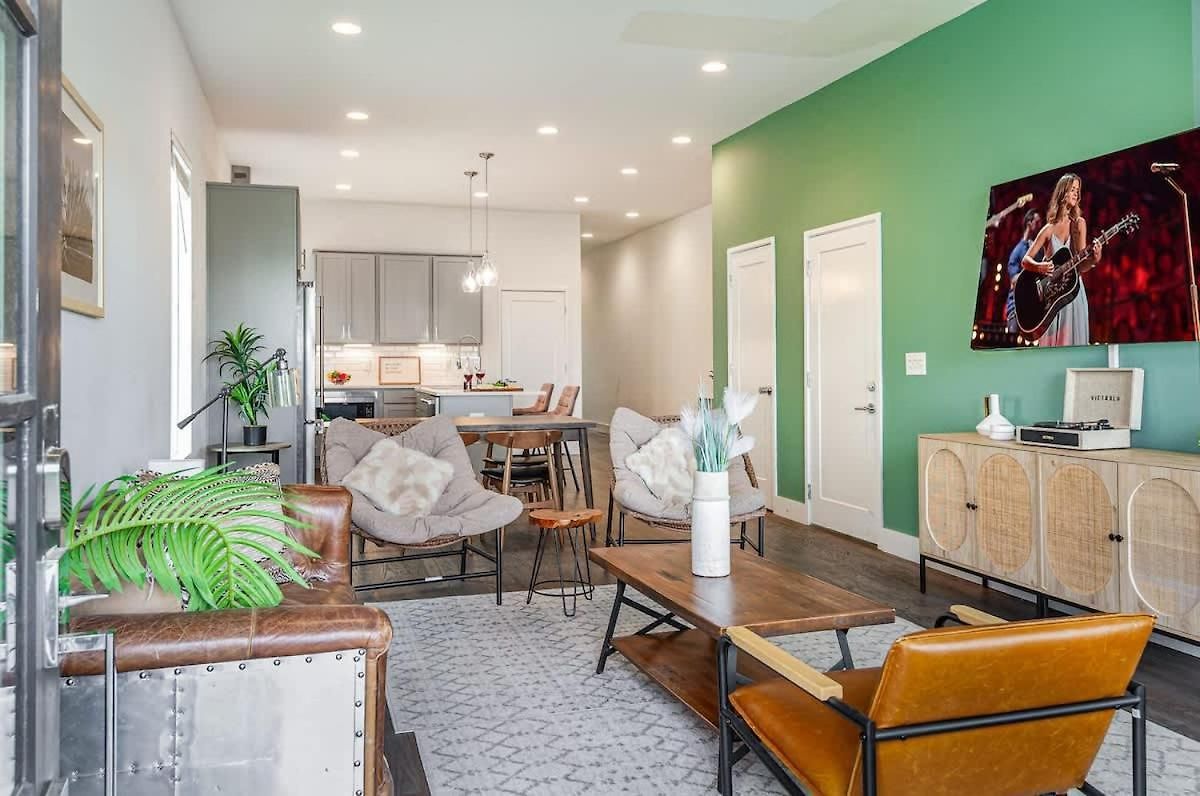 Holiday home Hurst House - 4 Stylish Homes - Mins To Germantown