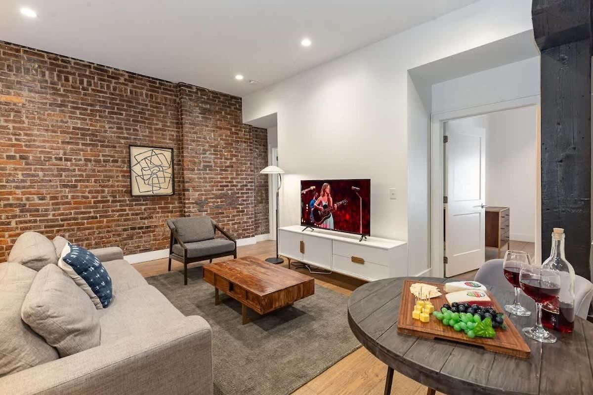 The Saddlery-tracklist-2 Units-walk To Broadway Holiday home Nashville
