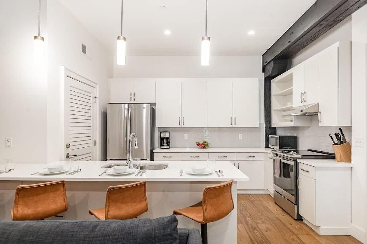 Holiday home The Saddlery-tracklist-2 Units-walk To Broadway