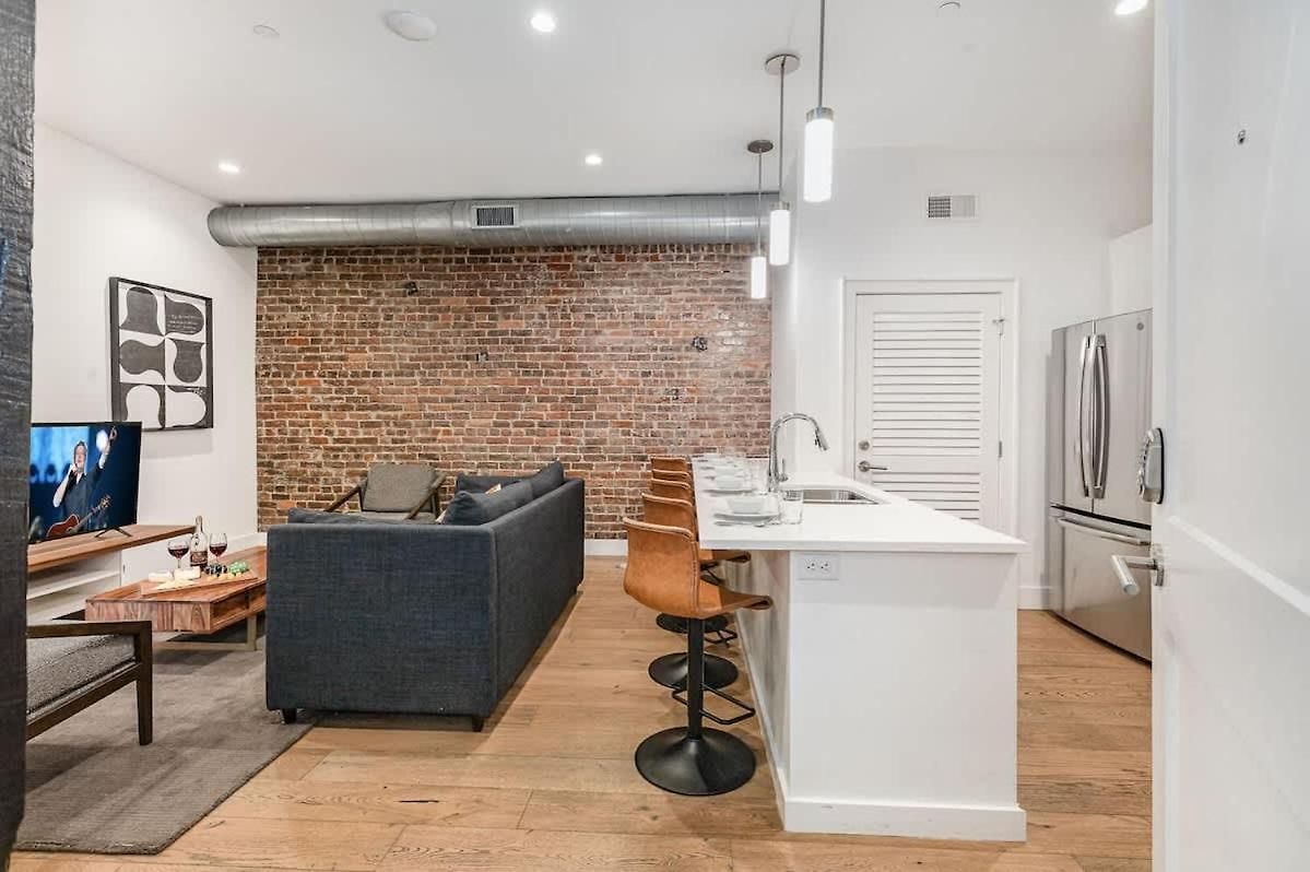 The Saddlery-tracklist-2 Units-walk To Broadway Holiday home Nashville