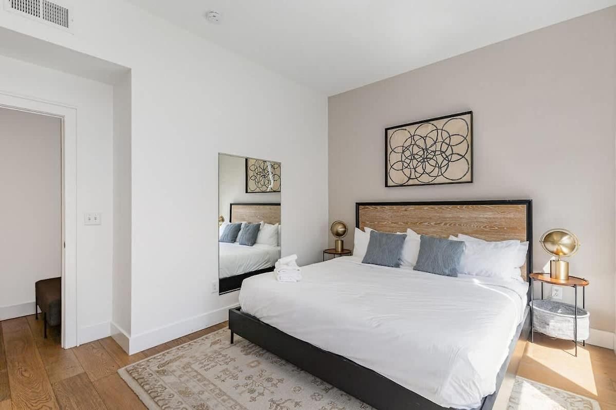 Holiday home The Saddlery - Encore - 1 Block To Broadway *