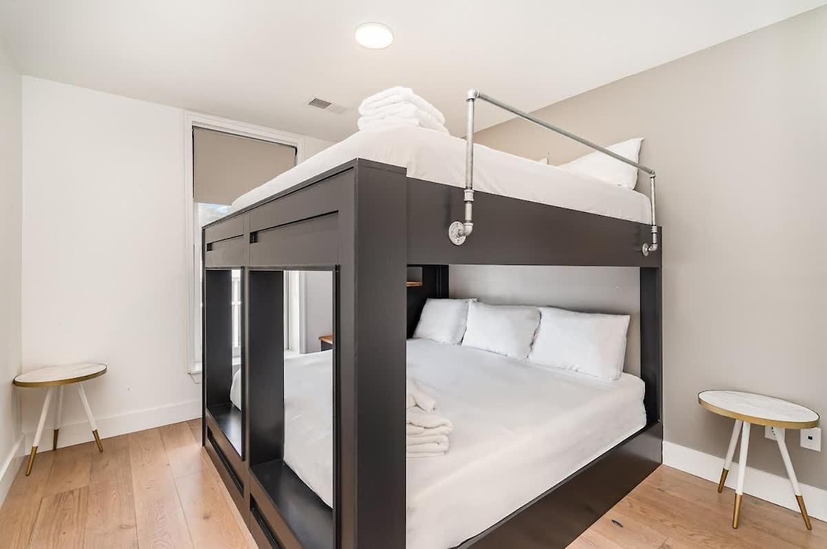 The Saddlery - The Vault - 2 Min Walk To Broadway Holiday home *