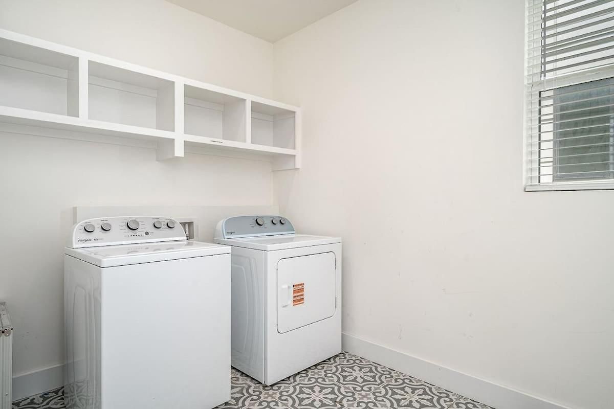 Heights-sleeps 12-in Cumberland Heights Nashville