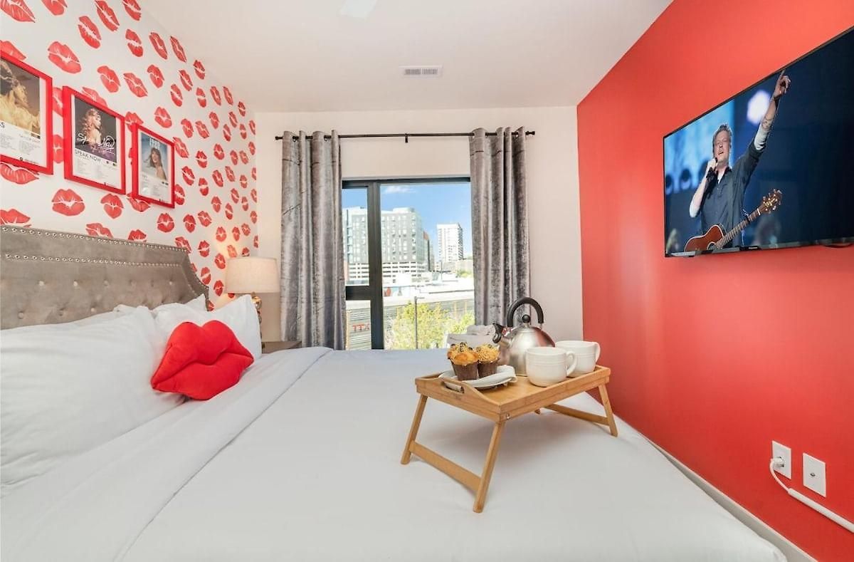 Holiday home Hyve - Neon Lights - Pool & Gym - Walk To Broadway Nashville