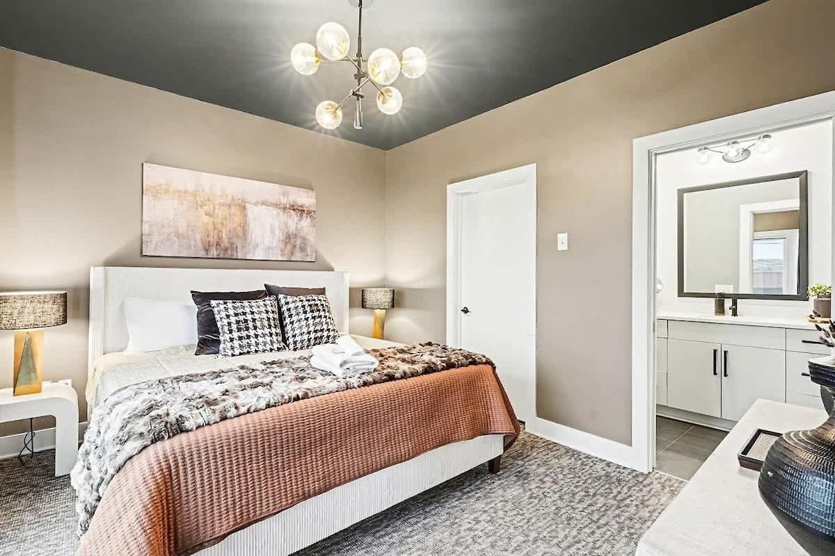 Sunset-expansive Patio & Hot Tub-mins To Broadway Holiday home *