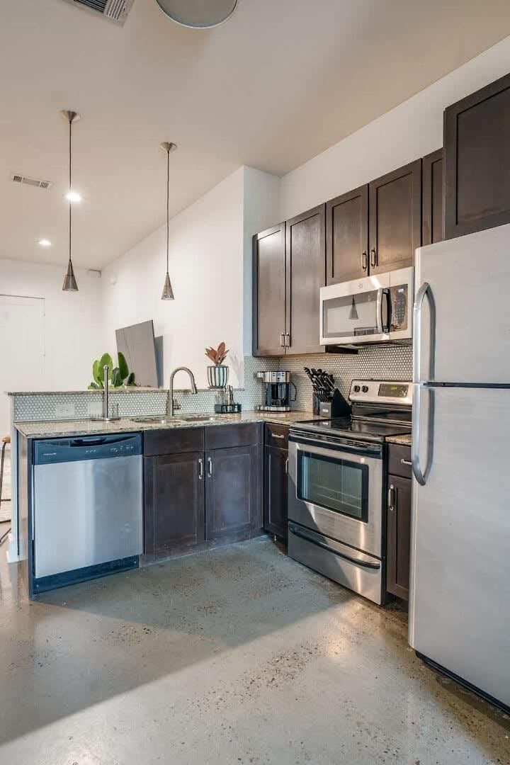 Lofts At 30th-maestro-2 Units-mins To Broadway *