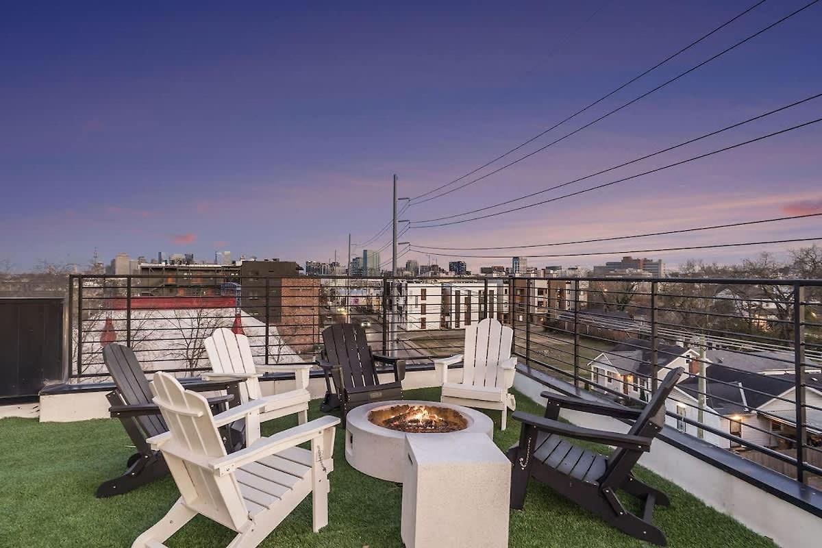 Holiday home Sunset-expansive Patio & Hot Tub-mins To Broadway Nashville