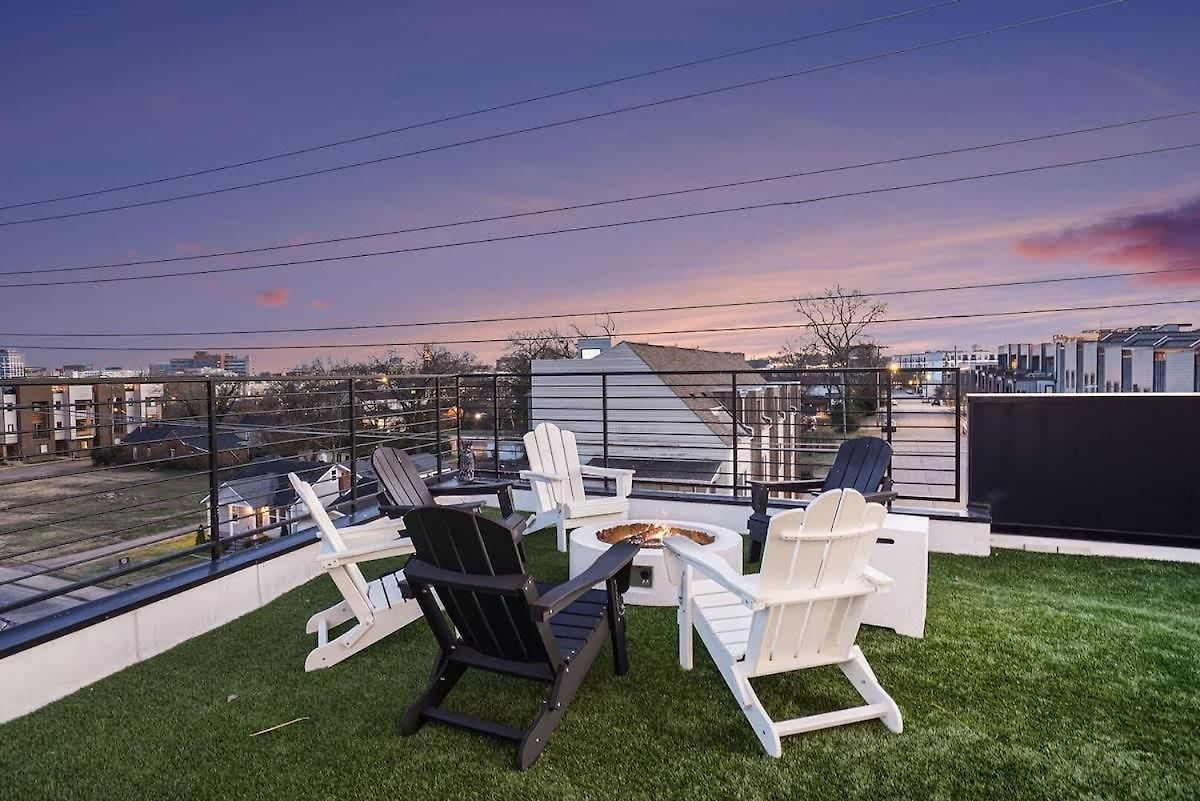 Holiday home Sunset-expansive Patio & Hot Tub-mins To Broadway Nashville