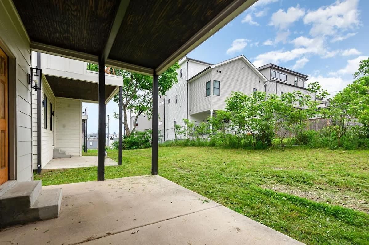 Citrine-private Patio & Balcony-near Germantown Holiday home